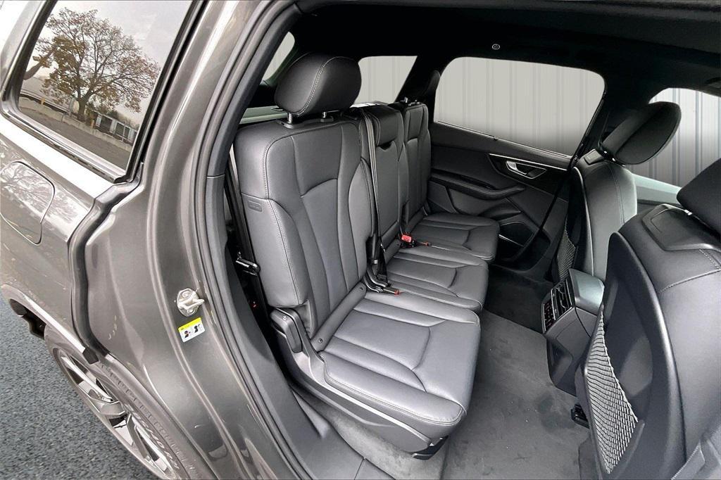 new 2026 Audi Q7 car, priced at $78,445