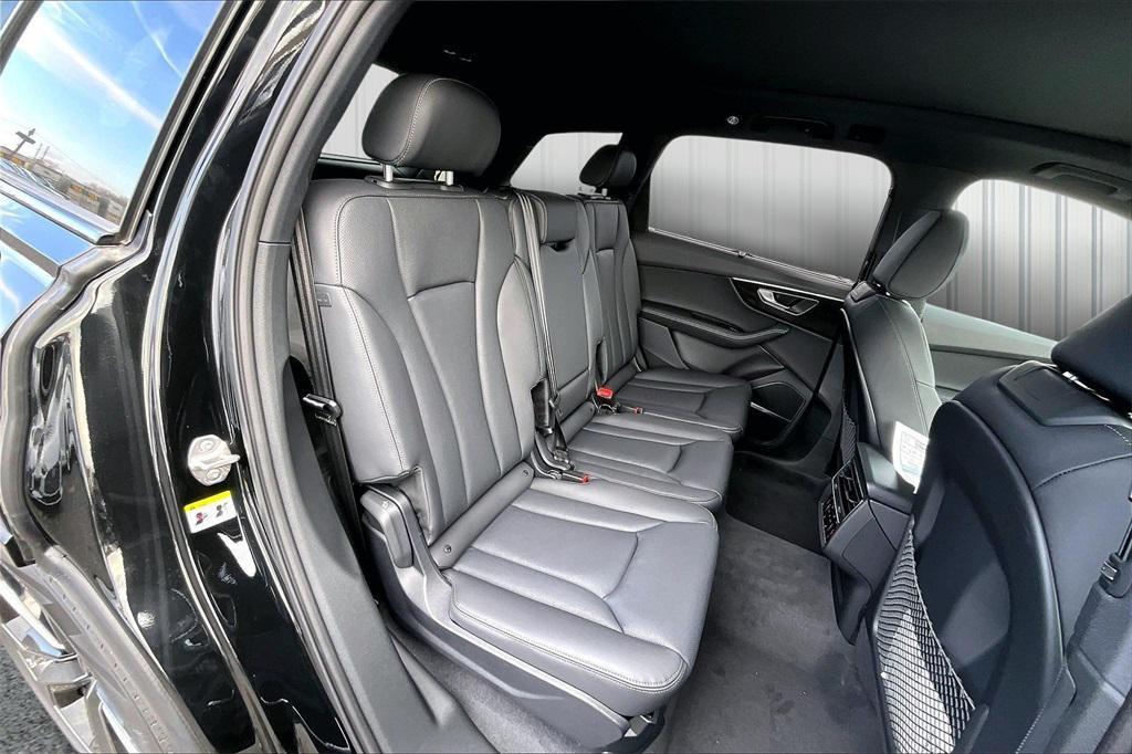 new 2026 Audi Q7 car, priced at $78,445