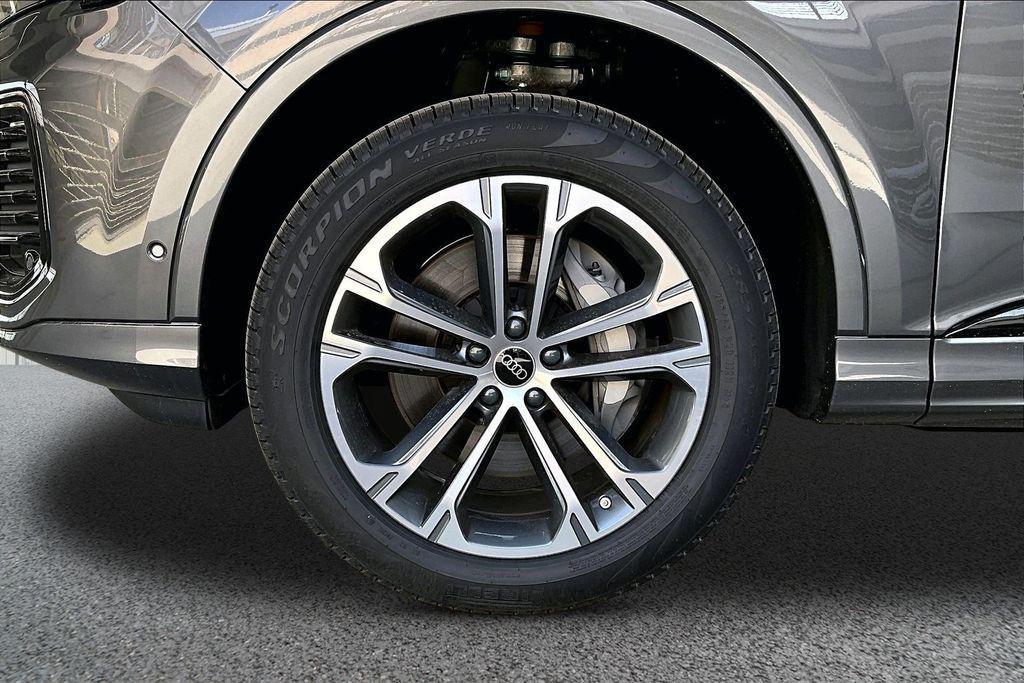 new 2026 Audi Q7 car, priced at $68,145