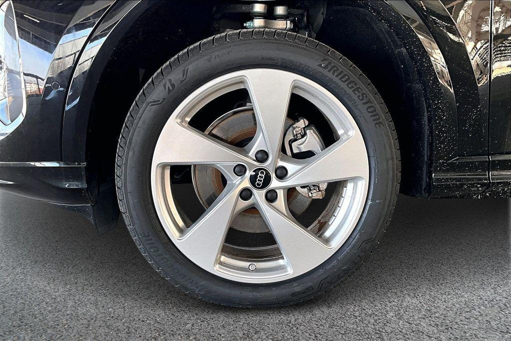 new 2025 Audi Q5 car, priced at $59,980