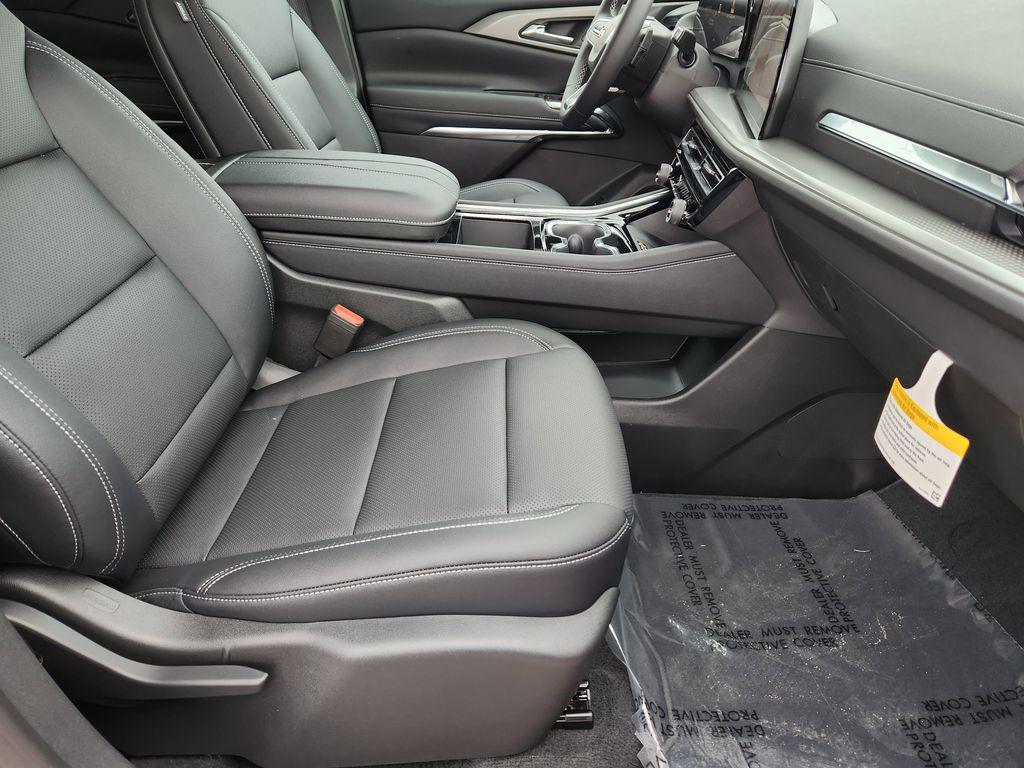 new 2026 Chevrolet Traverse car, priced at $43,980