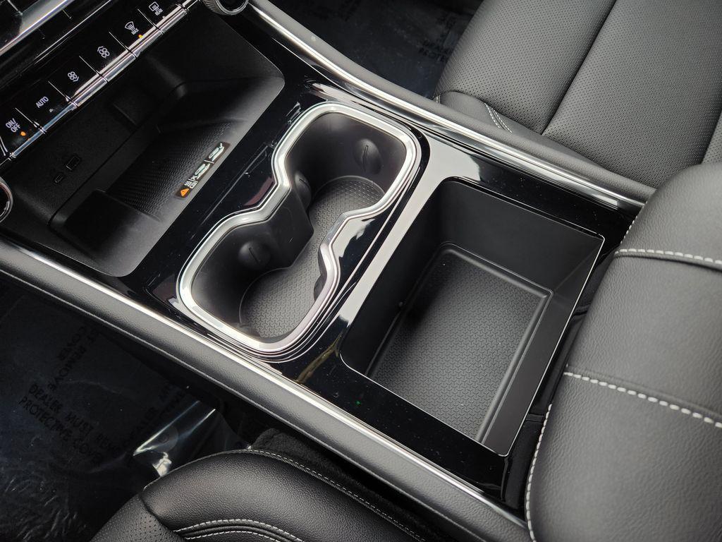 new 2026 Chevrolet Traverse car, priced at $43,980