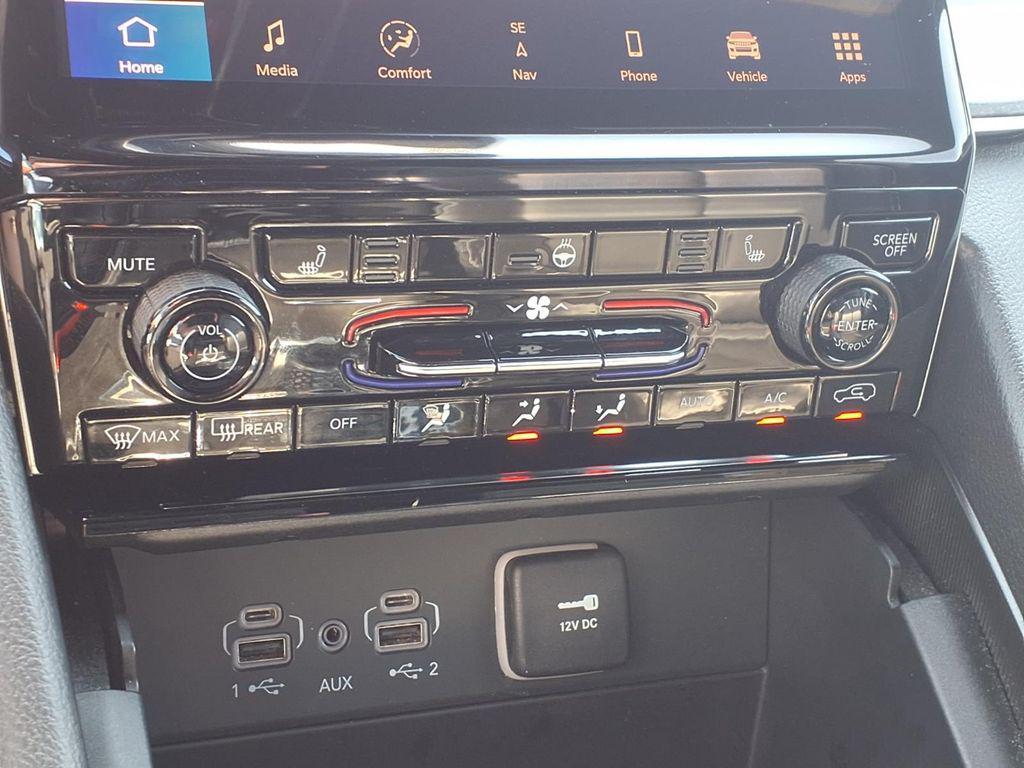 used 2024 Jeep Grand Cherokee car, priced at $34,095