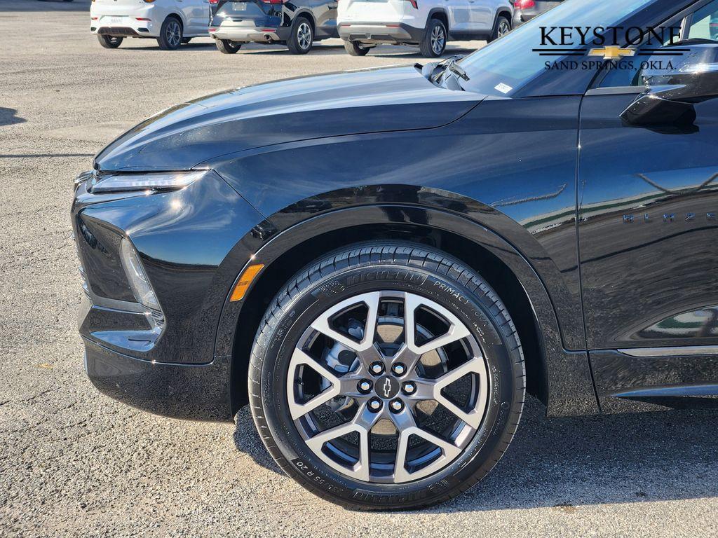 used 2025 Chevrolet Blazer car, priced at $35,301