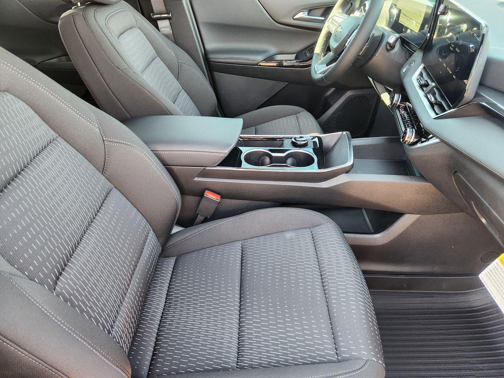 new 2026 Chevrolet Equinox car, priced at $30,914