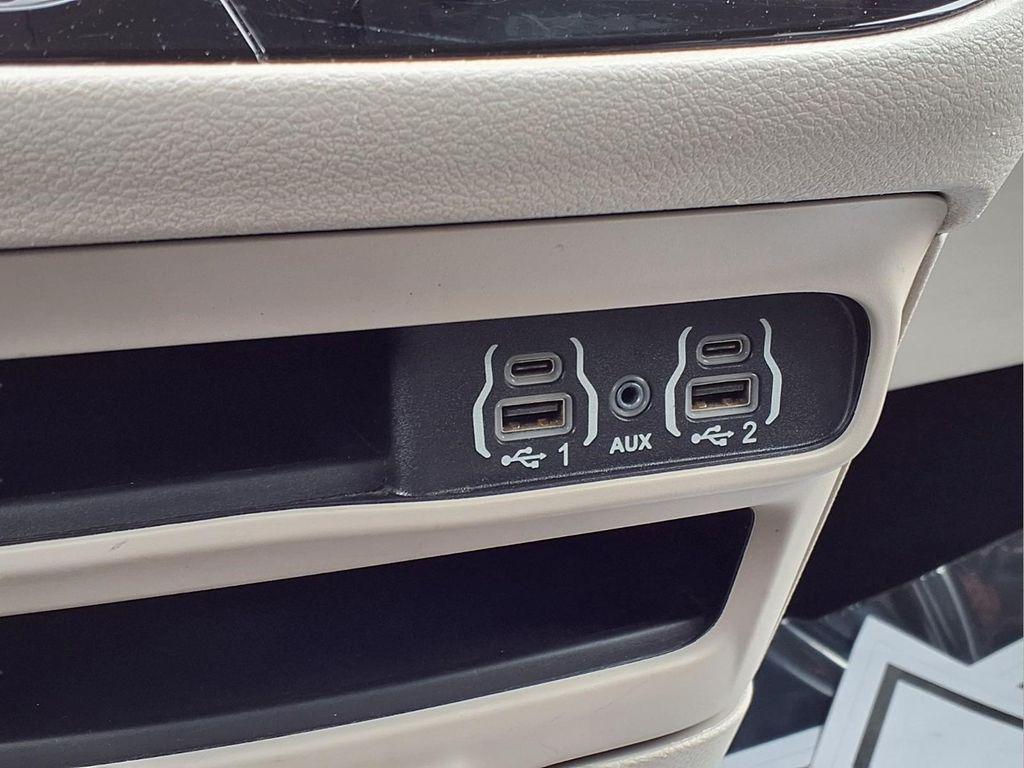 used 2024 Chrysler Pacifica car, priced at $28,395