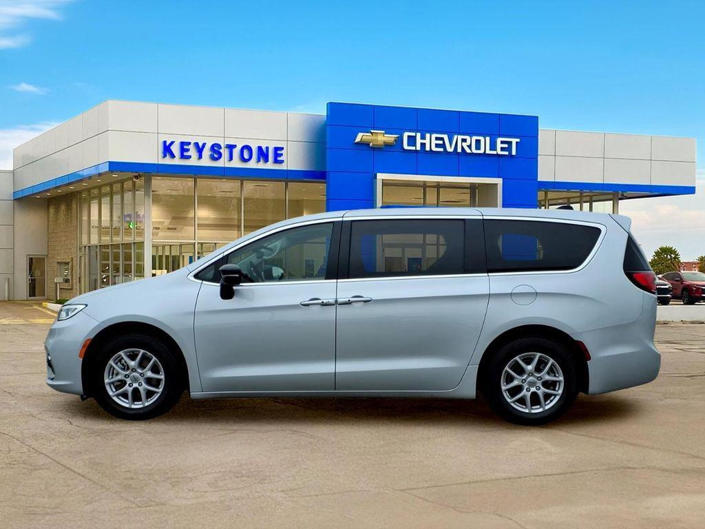 used 2024 Chrysler Pacifica car, priced at $28,395