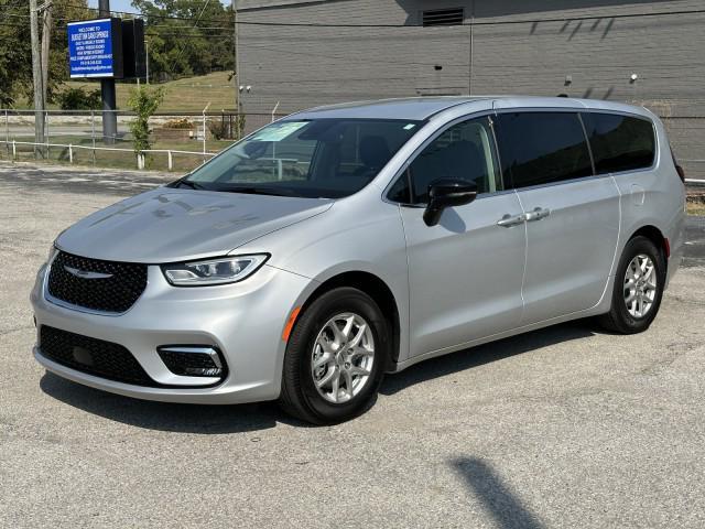 used 2024 Chrysler Pacifica car, priced at $28,222