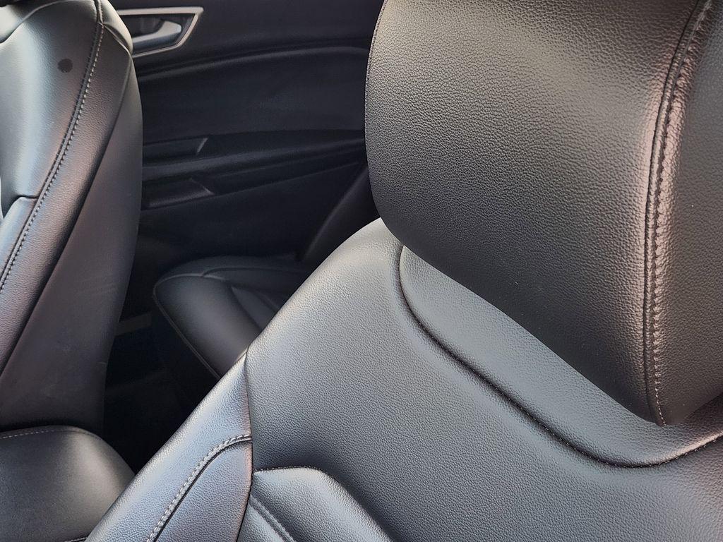 used 2024 Ford Edge car, priced at $25,688