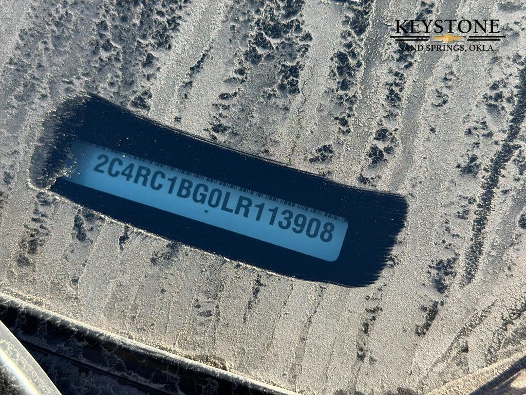 used 2020 Chrysler Pacifica car, priced at $11,800