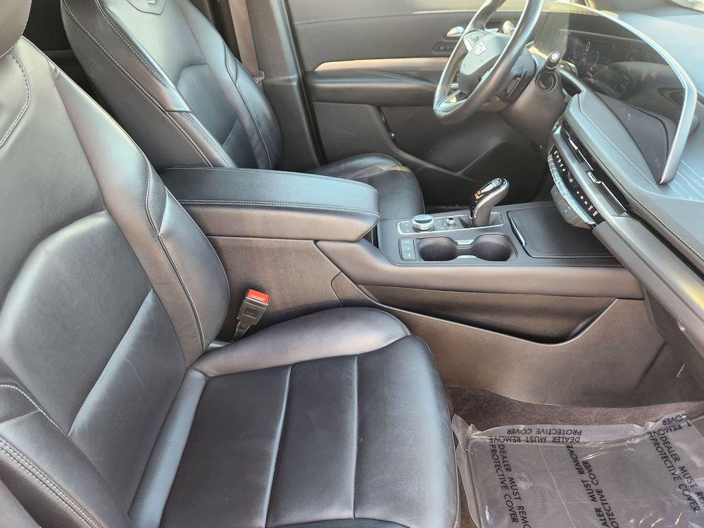 used 2024 Cadillac XT4 car, priced at $27,300