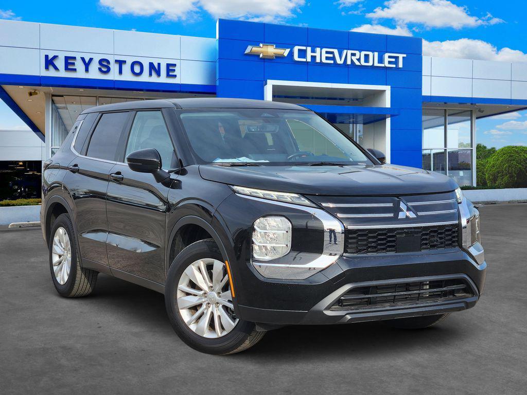 used 2025 Mitsubishi Outlander car, priced at $27,000