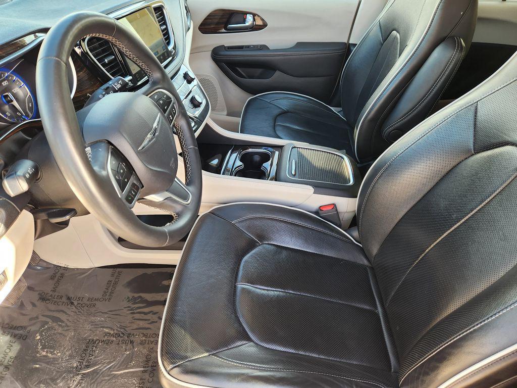 used 2023 Chrysler Pacifica car, priced at $28,891