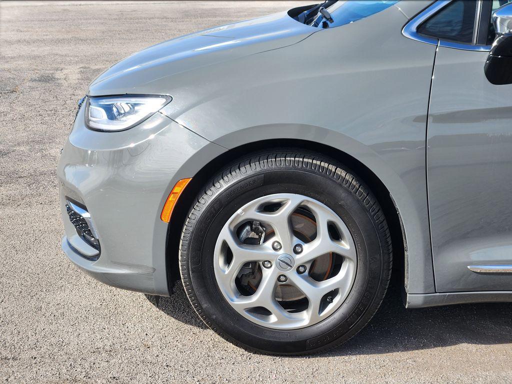 used 2023 Chrysler Pacifica car, priced at $28,891