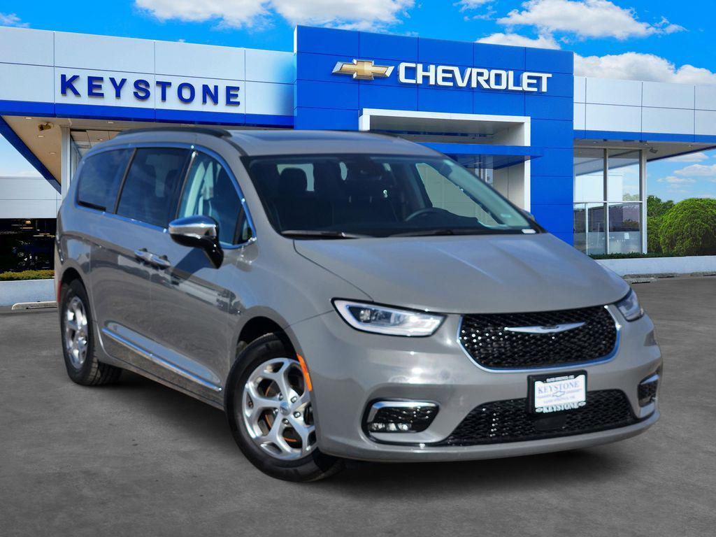 used 2023 Chrysler Pacifica car, priced at $28,891