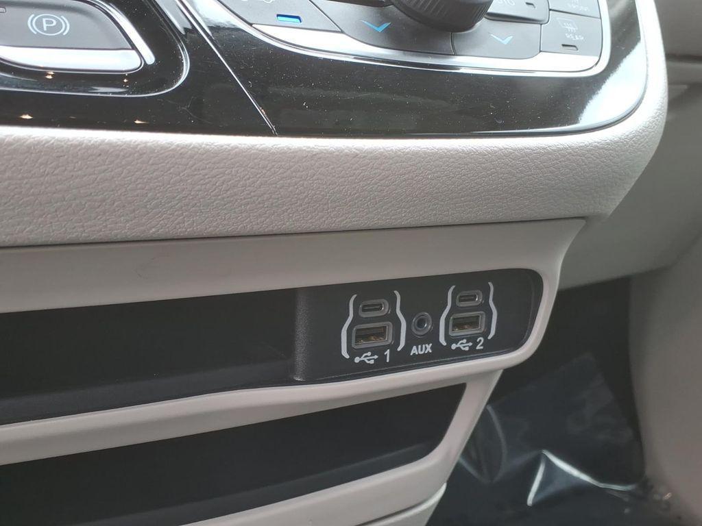 used 2024 Chrysler Pacifica car, priced at $28,500