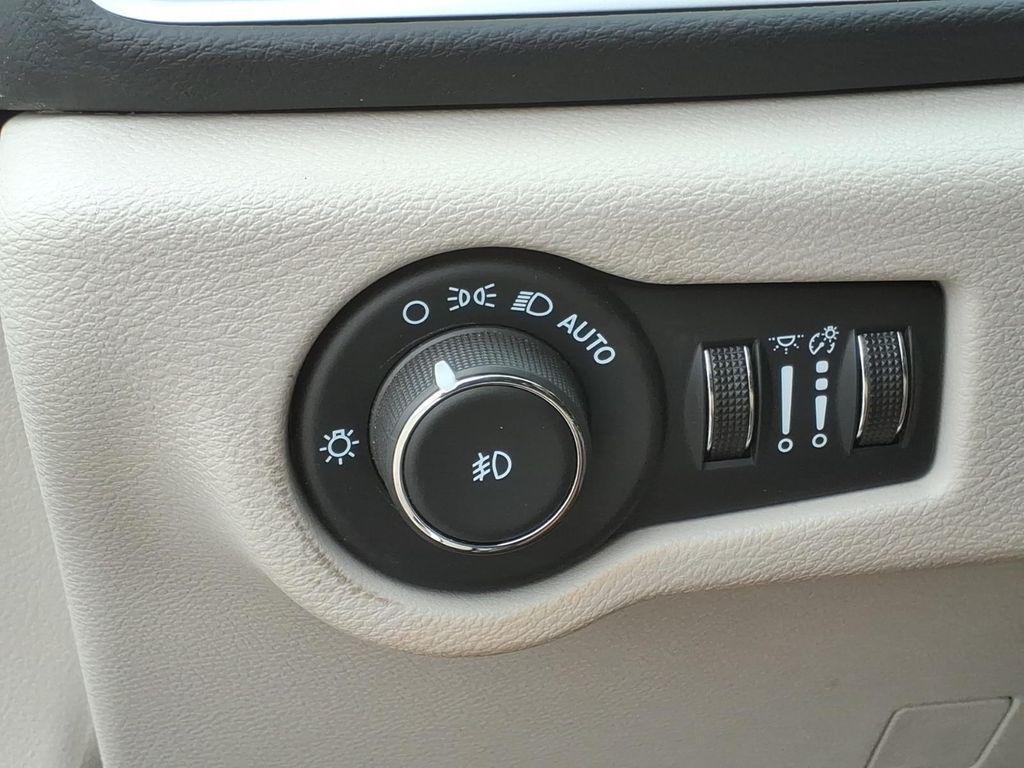 used 2024 Chrysler Pacifica car, priced at $28,500