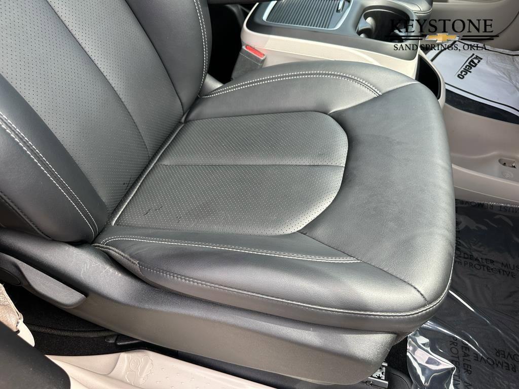 used 2024 Chrysler Pacifica Hybrid car, priced at $33,800