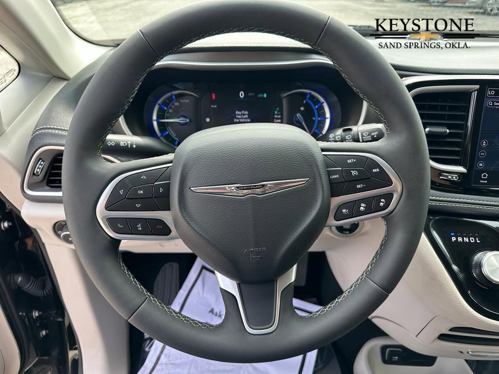 used 2024 Chrysler Pacifica Hybrid car, priced at $33,800