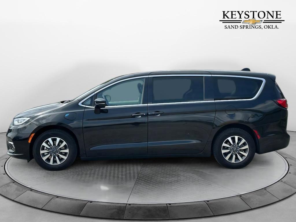 used 2024 Chrysler Pacifica Hybrid car, priced at $33,800