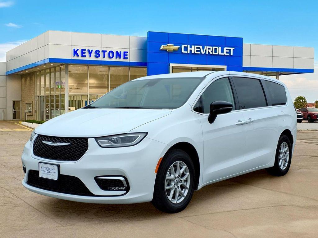 used 2024 Chrysler Pacifica car, priced at $26,695