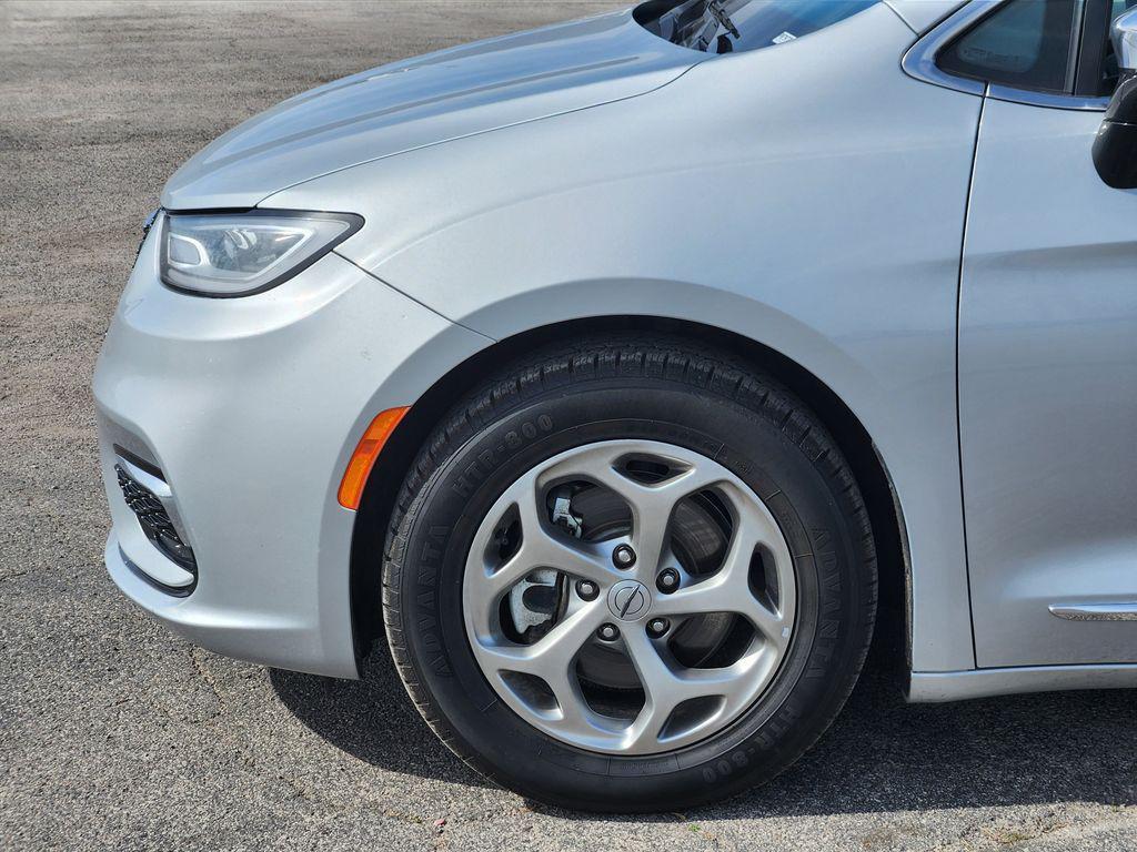 used 2023 Chrysler Pacifica car, priced at $28,400