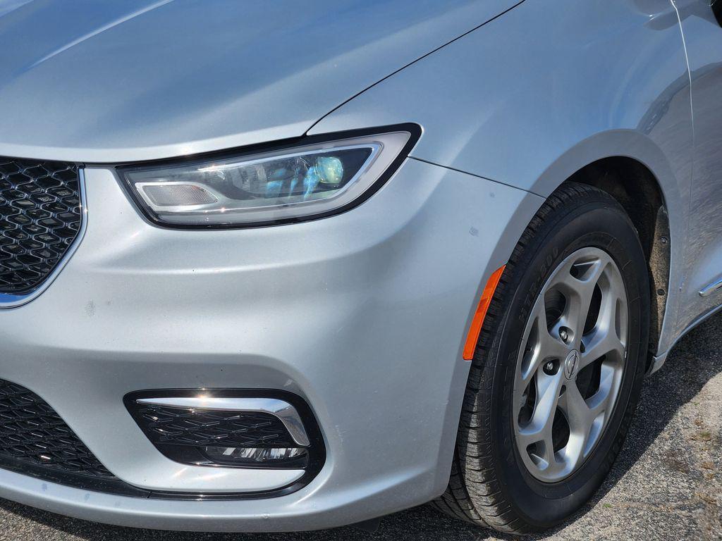 used 2023 Chrysler Pacifica car, priced at $28,400
