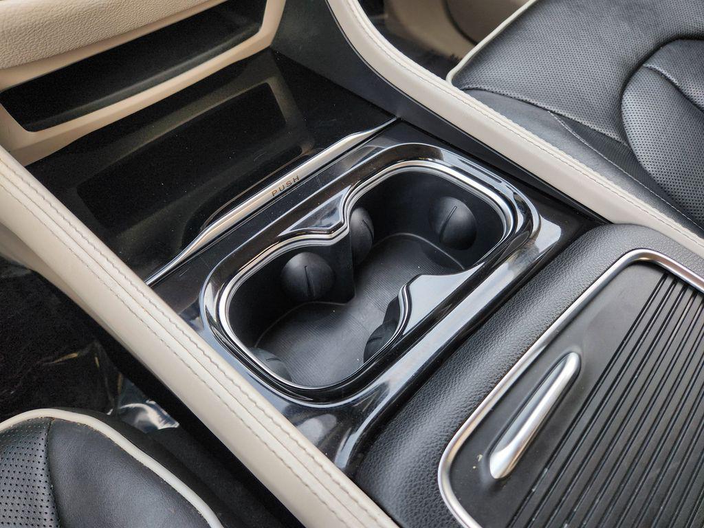 used 2023 Chrysler Pacifica car, priced at $28,400