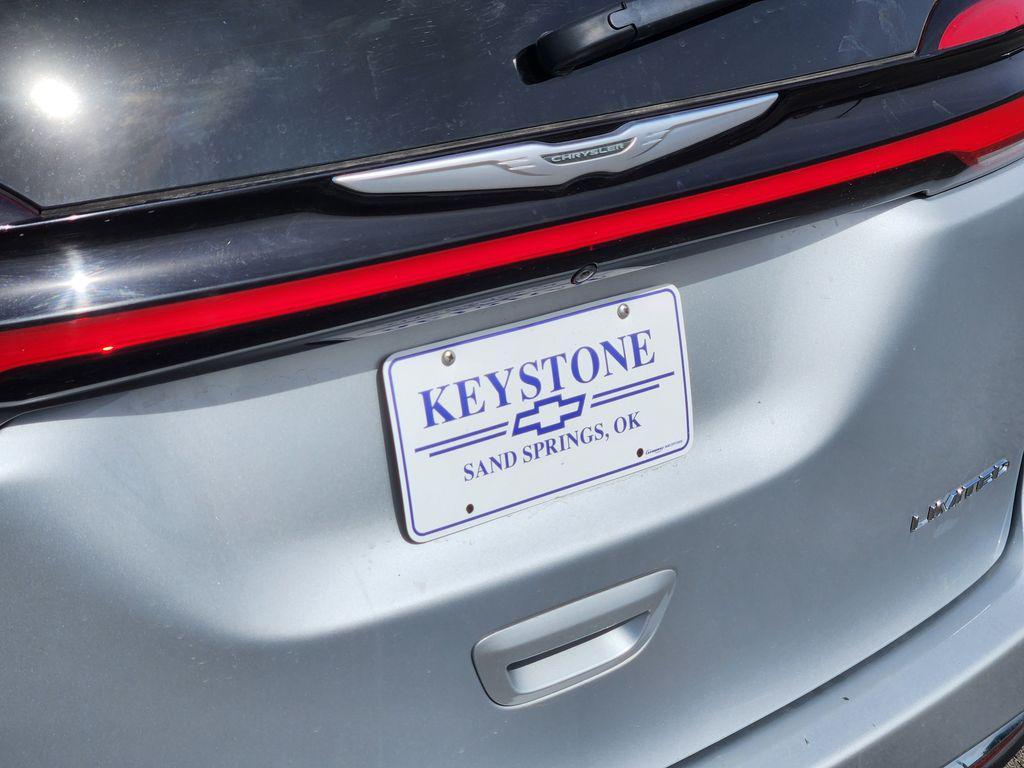 used 2023 Chrysler Pacifica car, priced at $28,400