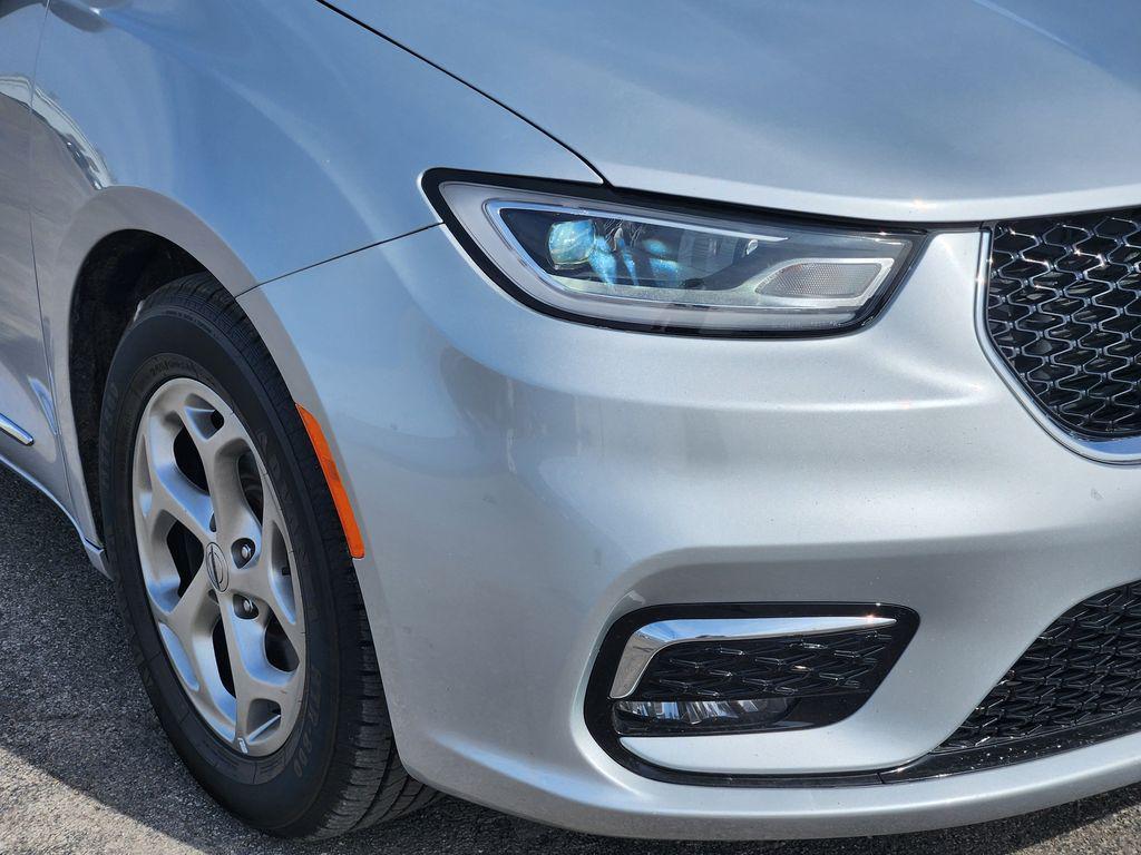 used 2023 Chrysler Pacifica car, priced at $28,400