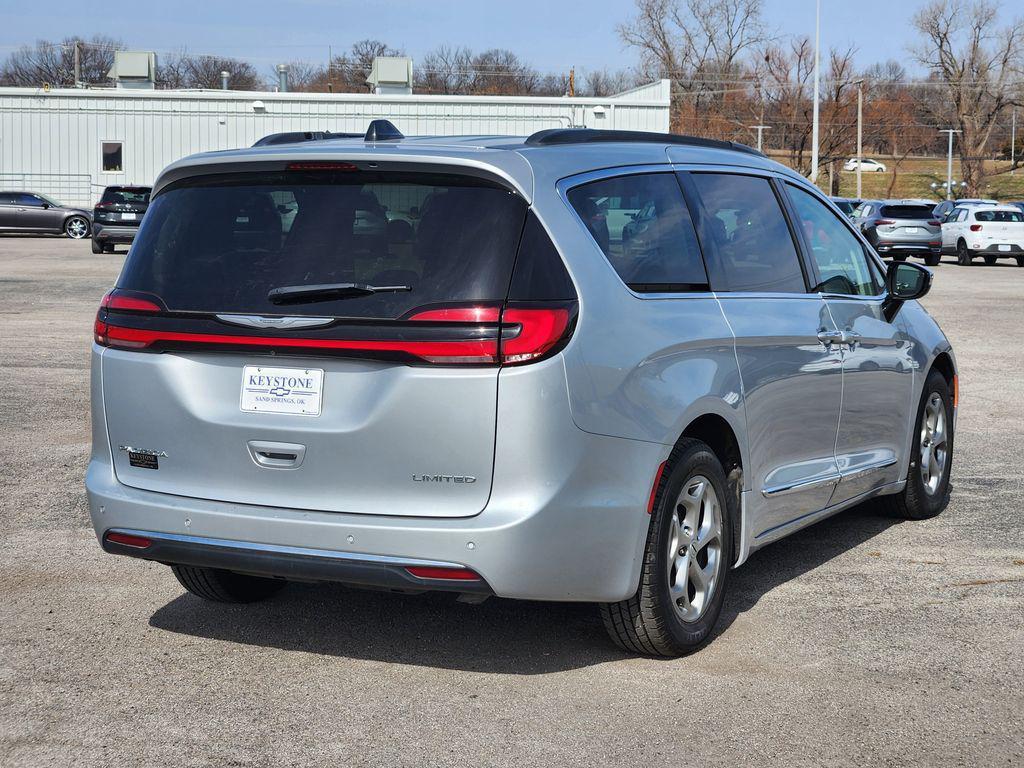 used 2023 Chrysler Pacifica car, priced at $28,400