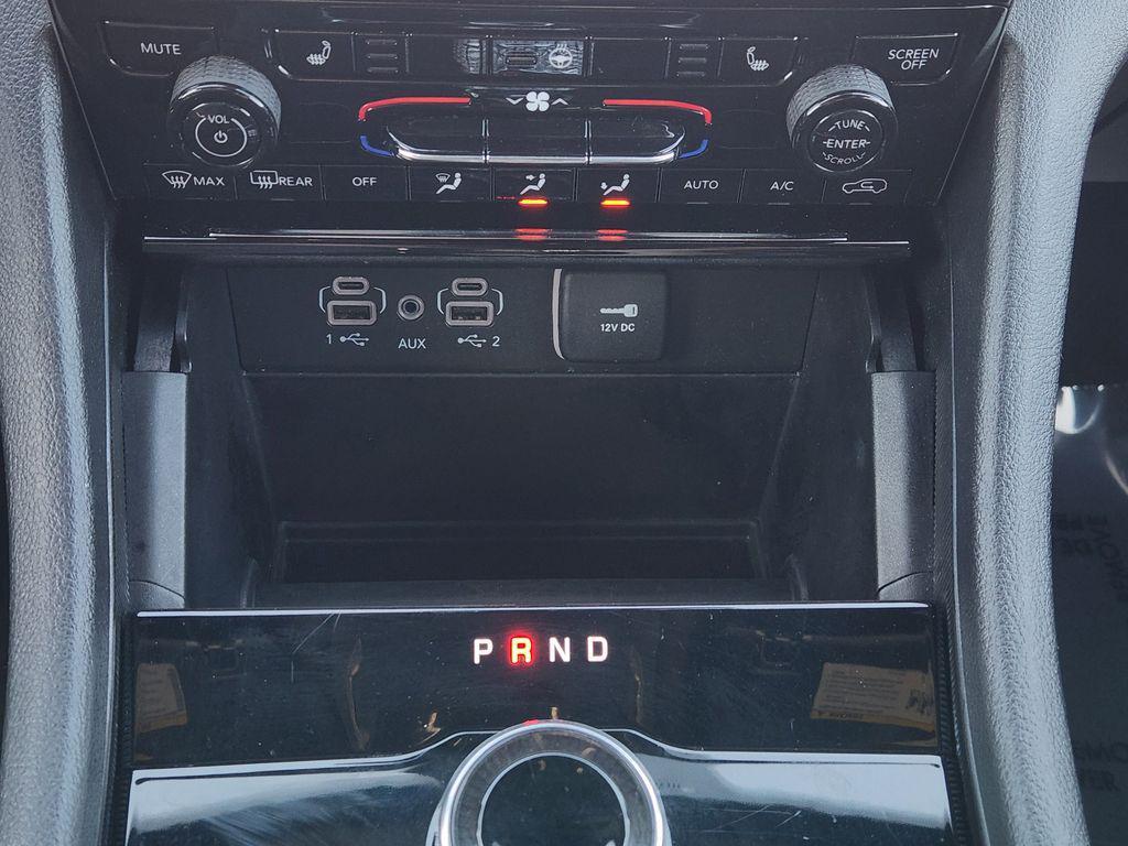 used 2024 Jeep Grand Cherokee car, priced at $27,500