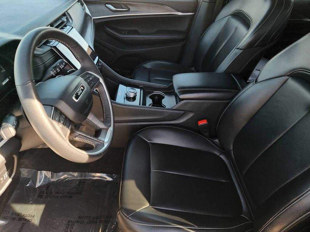 used 2024 Jeep Grand Cherokee car, priced at $27,500