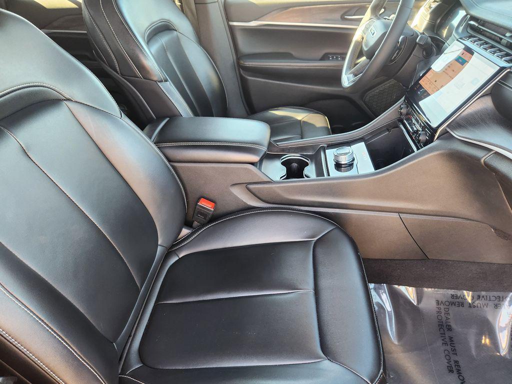 used 2024 Jeep Grand Cherokee car, priced at $27,500