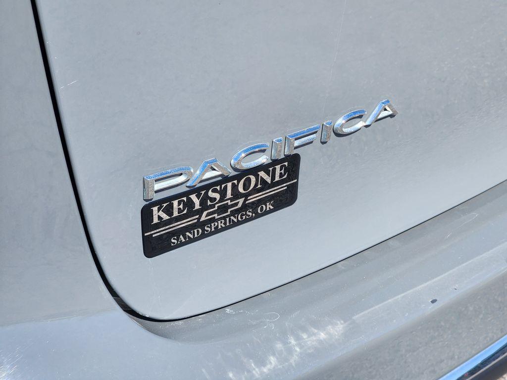 used 2023 Chrysler Pacifica car, priced at $28,000