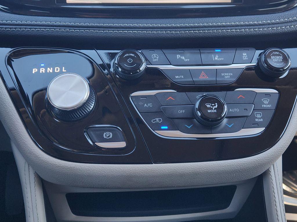 used 2024 Chrysler Pacifica car, priced at $34,500