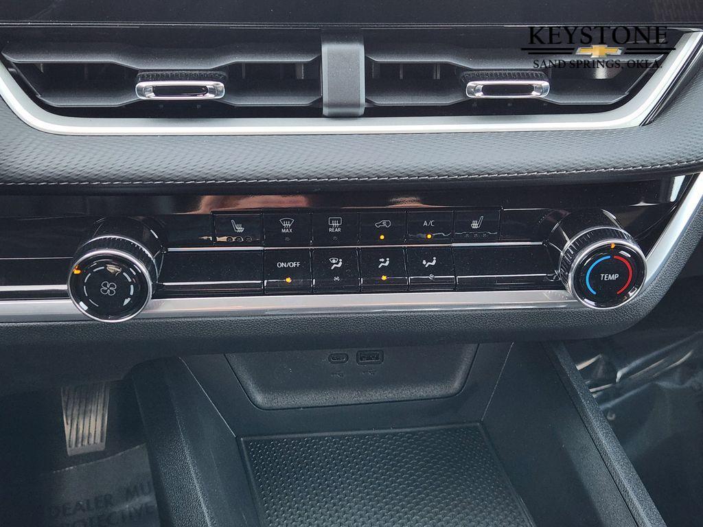 new 2026 Chevrolet Equinox car, priced at $33,060