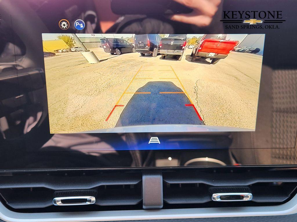 new 2026 Chevrolet Equinox car, priced at $33,060