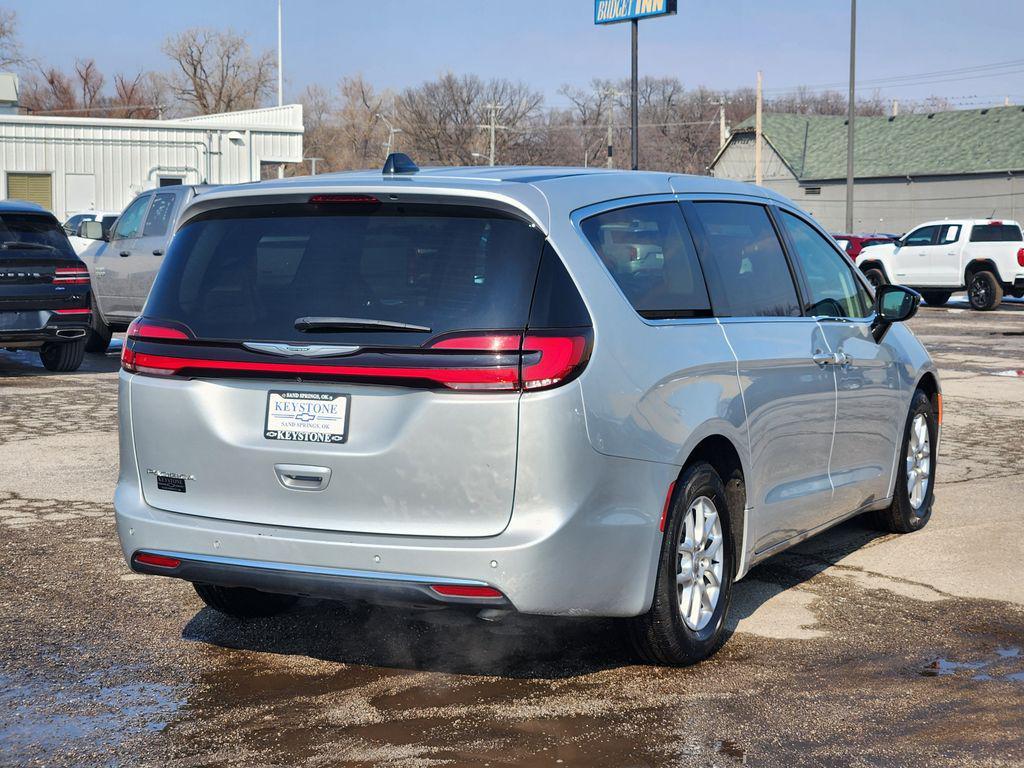 used 2024 Chrysler Pacifica car, priced at $28,000