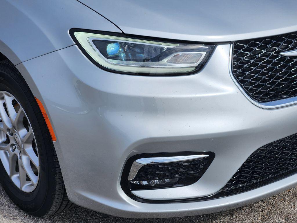 used 2024 Chrysler Pacifica car, priced at $28,500