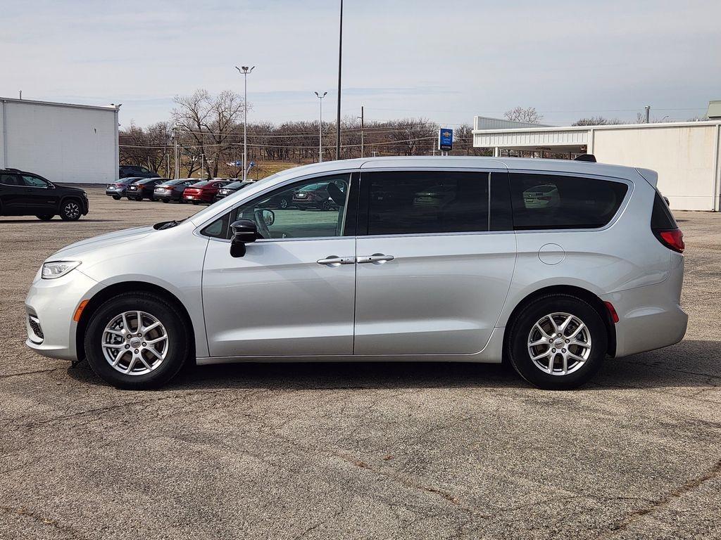 used 2024 Chrysler Pacifica car, priced at $28,000