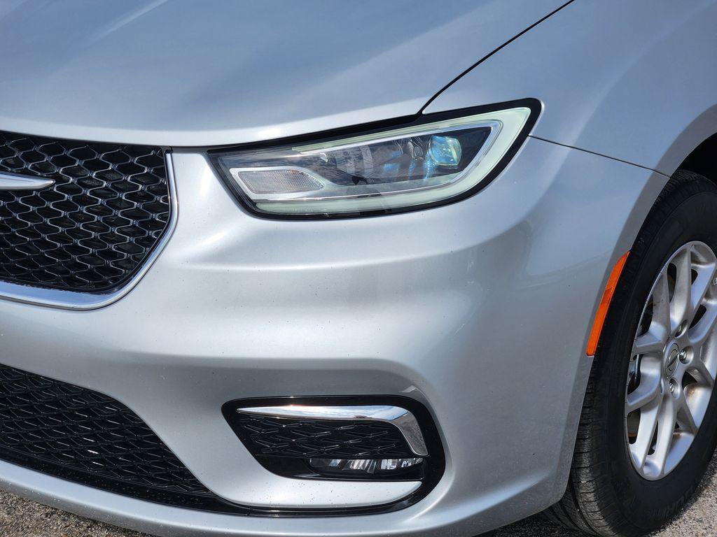 used 2024 Chrysler Pacifica car, priced at $28,500