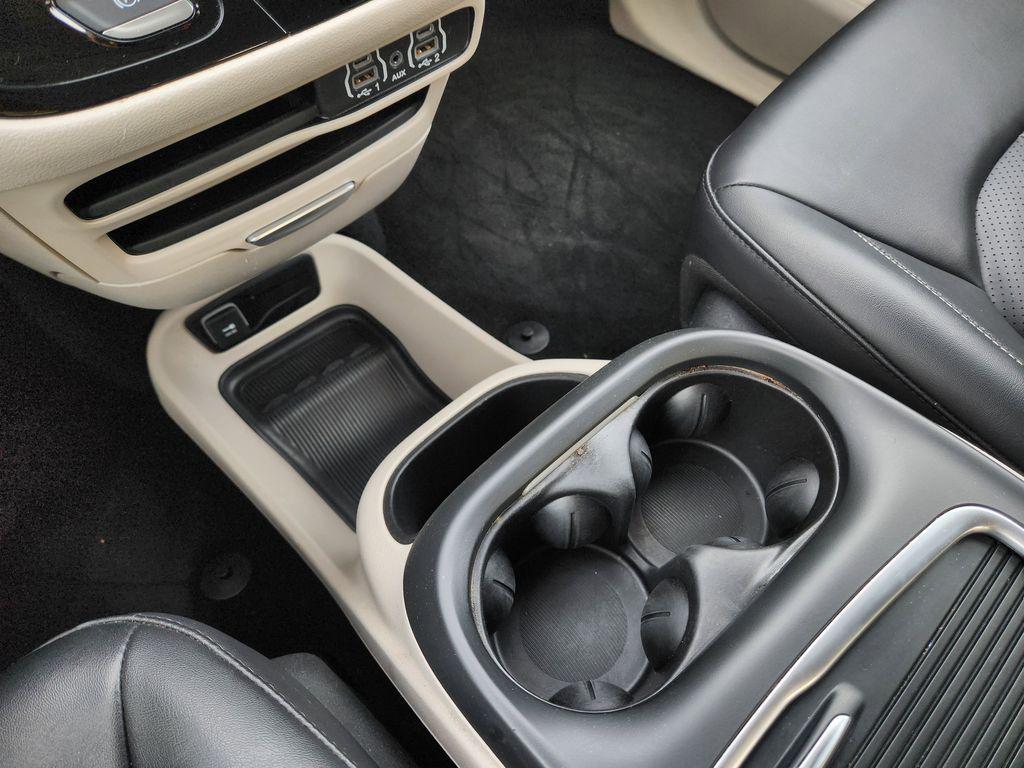 used 2024 Chrysler Pacifica car, priced at $28,500