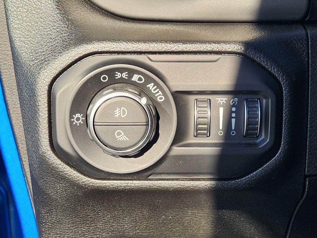 used 2021 Jeep Gladiator car, priced at $28,200