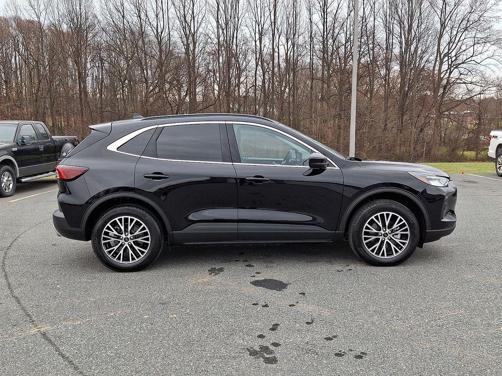 used 2025 Ford Escape PHEV car, priced at $26,000