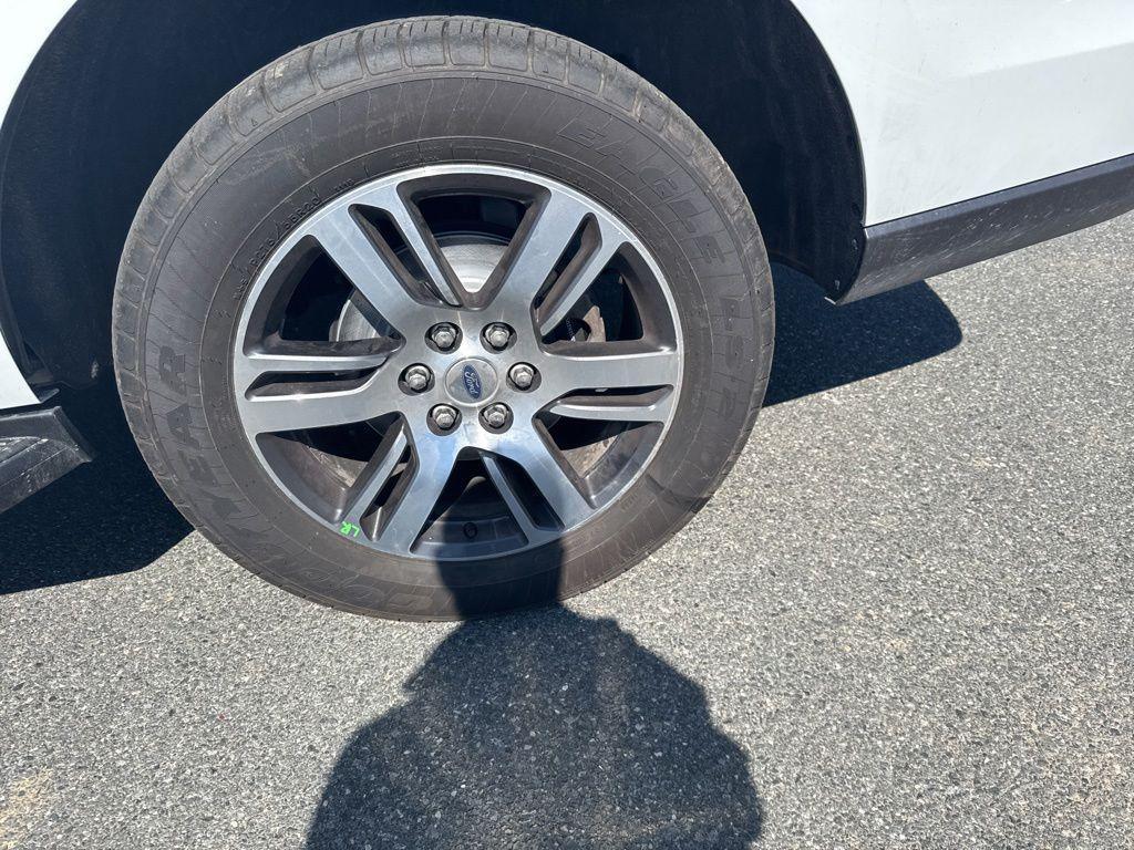 used 2024 Ford Expedition car, priced at $42,800