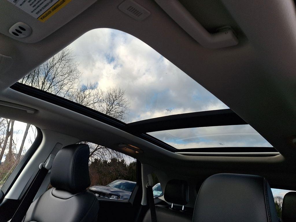 used 2021 Ford Edge car, priced at $22,000