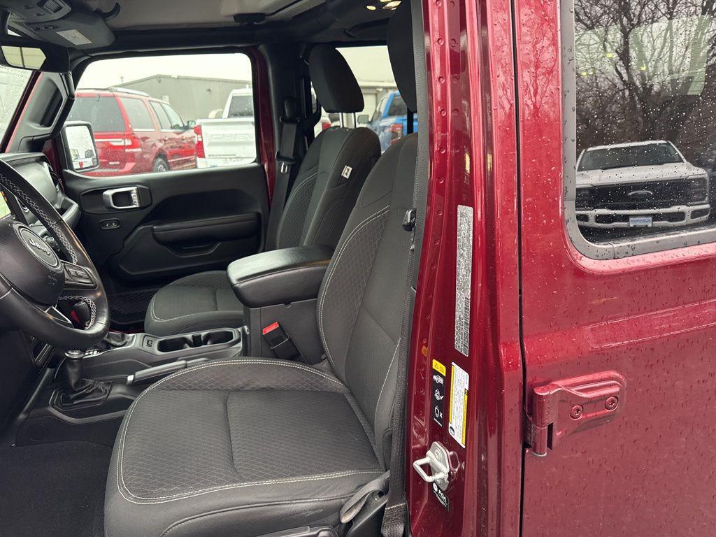 used 2021 Jeep Gladiator car, priced at $29,000