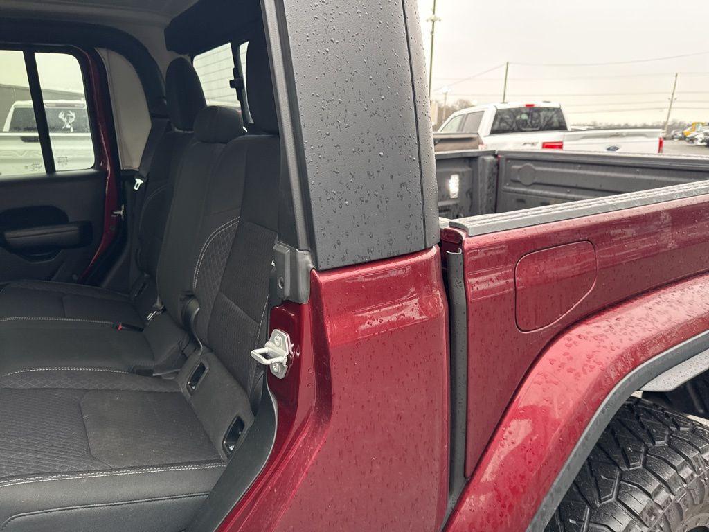 used 2021 Jeep Gladiator car, priced at $29,000