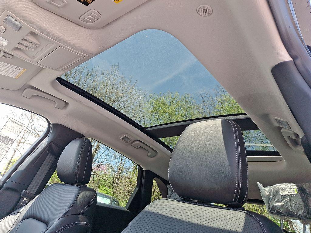 new 2025 Ford Escape PHEV car, priced at $34,000